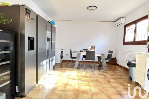 Сasa de 4 dormitorios en venta en Vilanova i la Geltrú, Barcelona, Cataluña, Spain № 5050 - foto 21
