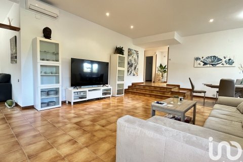 Сasa de 4 dormitorios en venta en Vilanova i la Geltrú, Barcelona, Cataluña, Spain № 5050 - foto 11