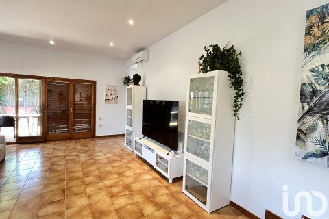 Сasa de 4 dormitorios en venta en Vilanova i la Geltrú, Barcelona, Cataluña, Spain № 5050 - foto 20