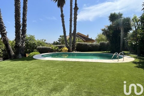 Сasa de 4 dormitorios en venta en Vilanova i la Geltrú, Barcelona, Cataluña, Spain № 5050 - foto 3
