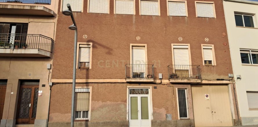 Сasa de 4 dormitorios en venta en El Papiol, Barcelona, Cataluña, Spain № 6979