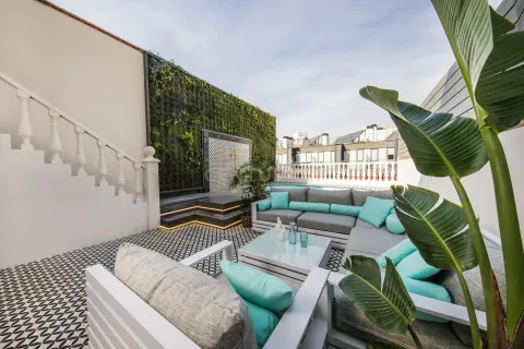 Сasa de 4 dormitorios en venta en Barcelona, Cataluña, Spain № 6978 - foto 8