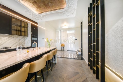 Сasa de 4 dormitorios en venta en Barcelona, Cataluña, Spain № 6978 - foto 22