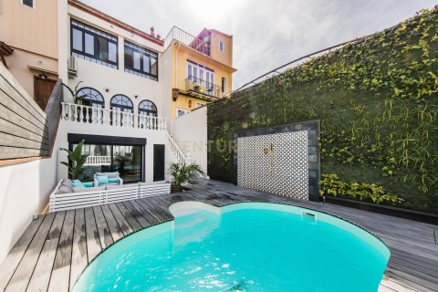 Сasa de 4 dormitorios en venta en Barcelona, Cataluña, Spain № 6978