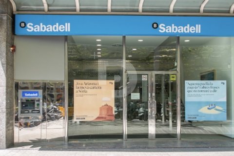 Propiedad comercial de 242 m² en venta en L'Eixample, Barcelona, Cataluña, Spain № 3712