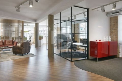 Oficina de 800 m² en venta en Horta-Guinardó, Barcelona, Cataluña, Spain № 3711 - foto 4