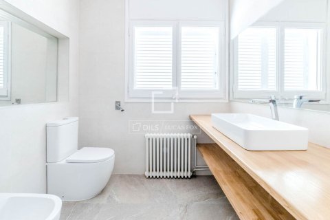 Villa de 4 dormitorios en venta en Sitges, Barcelona, Cataluña, Spain № 3716 - foto 28