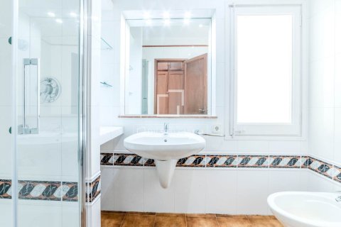 Villa de 4 dormitorios en venta en Sitges, Barcelona, Cataluña, Spain № 3716 - foto 26