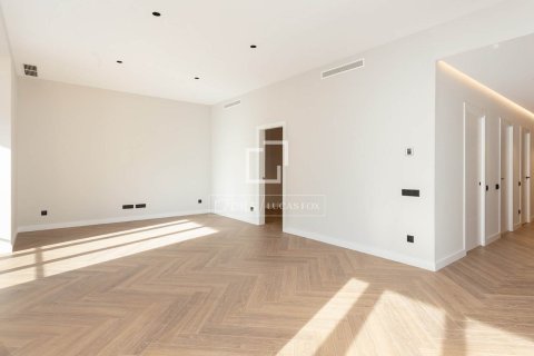 Купить квартиру в Барселона, Испания с 3 спальни, 156м², № 4155 - фото 13