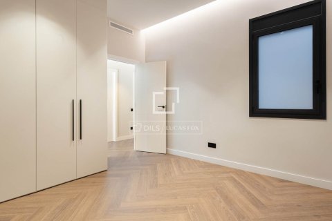 Купить квартиру в Барселона, Испания с 3 спальни, 156м², № 4155 - фото 29