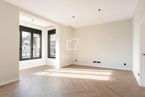 Купить квартиру в Барселона, Испания с 3 спальни, 156м², № 4155 - фото 12