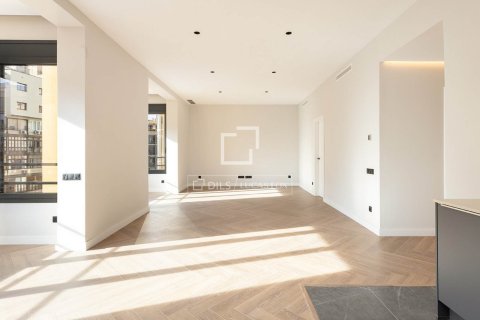 Купить квартиру в Барселона, Испания с 3 спальни, 156м², № 4155 - фото 11