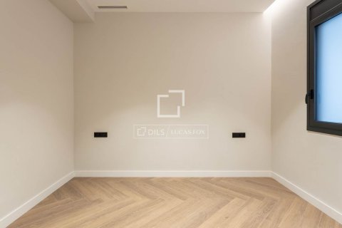 Купить квартиру в Барселона, Испания с 3 спальни, 156м², № 4155 - фото 16