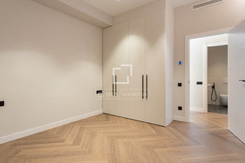 Купить квартиру в Барселона, Испания с 3 спальни, 156м², № 4155 - фото 27