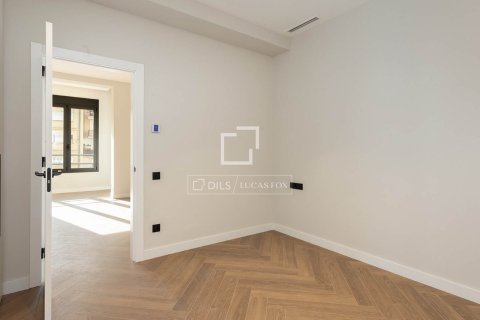 Купить квартиру в Барселона, Испания с 3 спальни, 156м², № 4155 - фото 15