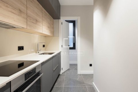 Apartamento de 2 dormitorios en venta en Barcelona, Cataluña, Spain № 4157 - foto 11