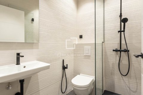 Apartamento de 2 dormitorios en venta en Barcelona, Cataluña, Spain № 4157 - foto 21