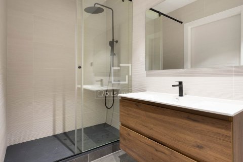 Apartamento de 2 dormitorios en venta en Barcelona, Cataluña, Spain № 4157 - foto 16