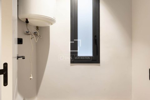 Apartamento de 2 dormitorios en venta en Barcelona, Cataluña, Spain № 4157 - foto 12