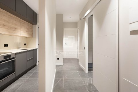 Apartamento de 2 dormitorios en venta en Barcelona, Cataluña, Spain № 4157 - foto 14