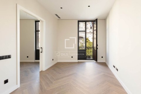 Apartamento de 2 dormitorios en venta en Barcelona, Cataluña, Spain № 4157 - foto 27