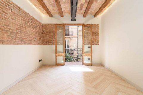Apartamento de 3 dormitorios en venta en Barcelona, Cataluña, Spain № 8580
