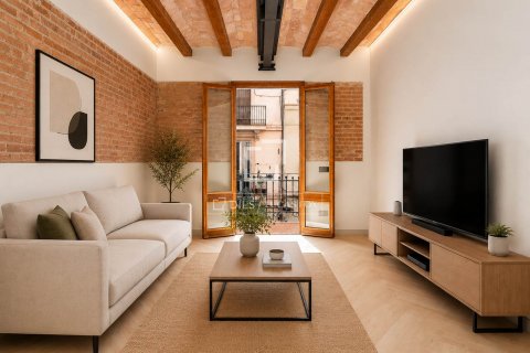 Купить квартиру в Барселона, Испания с 3 спальни, 67м², № 8580 - фото 2