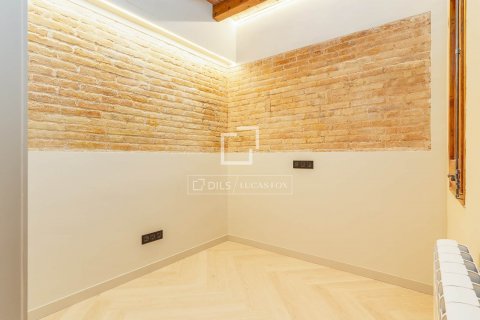 Купить квартиру в Барселона, Испания с 3 спальни, 67м², № 8580 - фото 14
