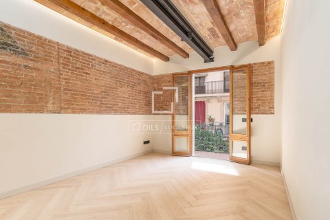 Купить квартиру в Барселона, Испания с 3 спальни, 67м², № 8580 - фото 3