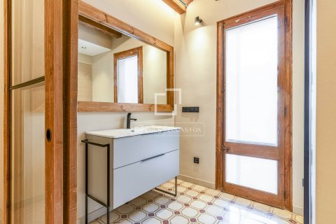 Купить квартиру в Барселона, Испания с 3 спальни, 67м², № 8580 - фото 19