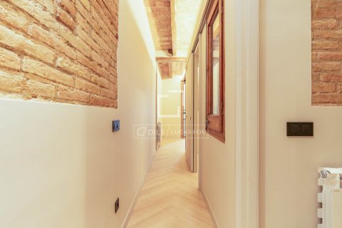 Купить квартиру в Барселона, Испания с 3 спальни, 67м², № 8580 - фото 10
