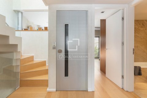 Villa de 5 dormitorios en venta en Barcelona, Cataluña, Spain № 8586 - foto 28