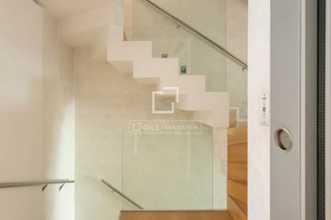 Villa de 5 dormitorios en venta en Barcelona, Cataluña, Spain № 8586 - foto 16
