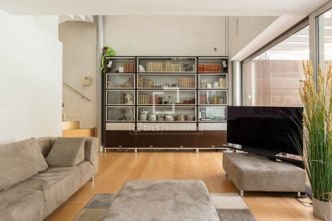 Villa de 5 dormitorios en venta en Barcelona, Cataluña, Spain № 8586 - foto 12