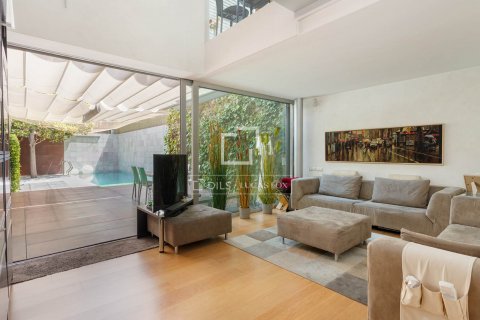 Villa de 5 dormitorios en venta en Barcelona, Cataluña, Spain № 8586 - foto 8