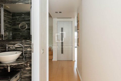 Villa de 5 dormitorios en venta en Barcelona, Cataluña, Spain № 8586 - foto 26