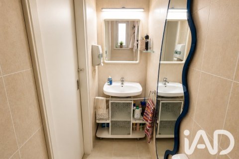 Casa adosada de 3 dormitorios en venta en Lloret de Mar, Gerona, Cataluña, Spain № 8468 - foto 18
