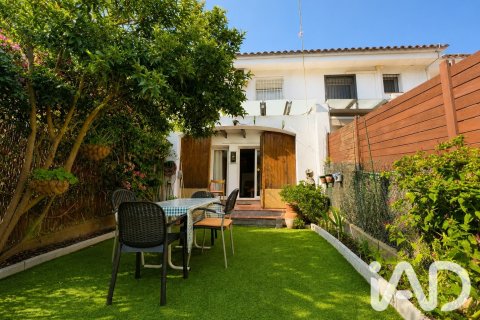 Casa adosada de 3 dormitorios en venta en Lloret de Mar, Gerona, Cataluña, Spain № 8468