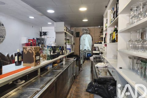 Propiedad comercial de 161 m² en venta en El Vendrell, Tarragona, Cataluña, Spain № 8472 - foto 9
