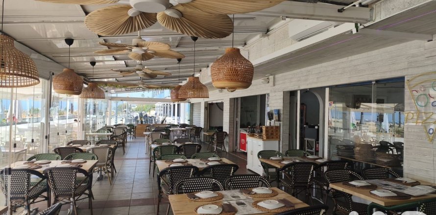 Propiedad comercial de 161 m² en venta en El Vendrell, Tarragona, Cataluña, Spain № 8472