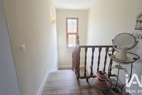 Сasa de 3 dormitorios en venta en Castellet i la Gornal, Barcelona, Cataluña, Spain № 8470 - foto 10
