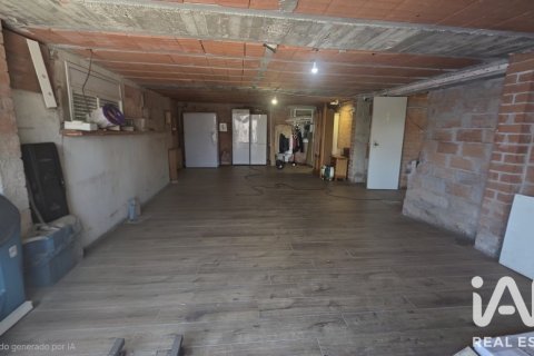 Сasa de 3 dormitorios en venta en Castellet i la Gornal, Barcelona, Cataluña, Spain № 8470 - foto 26