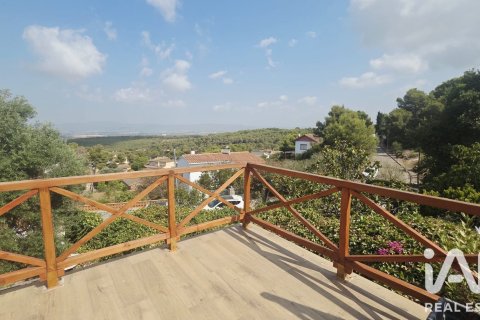 Сasa de 3 dormitorios en venta en Castellet i la Gornal, Barcelona, Cataluña, Spain № 8470 - foto 13