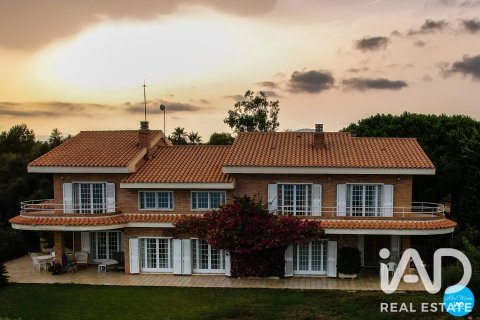Сasa de 4 dormitorios en venta en L'Ametlla de Mar, Tarragona, Cataluña, Spain № 8471 - foto 2