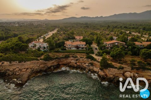 Сasa de 4 dormitorios en venta en L'Ametlla de Mar, Tarragona, Cataluña, Spain № 8471 - foto 4