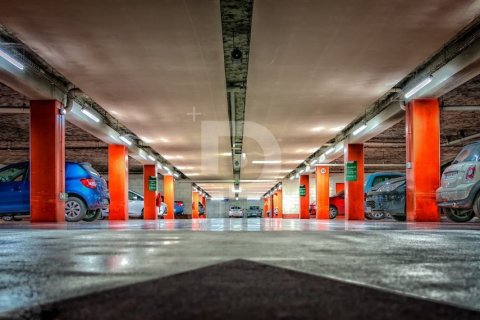 Propiedad comercial de 6395 m² en venta en Gràcia, Barcelona, Cataluña, Spain № 5159