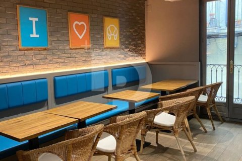 Cafetería / restaurante de 154 m² en venta en Ciudad Vieja, Barcelona, Cataluña, Spain № 5158 - foto 11