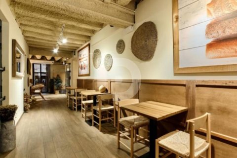 Cafetería / restaurante de 154 m² en venta en Ciudad Vieja, Barcelona, Cataluña, Spain № 5158 - foto 2