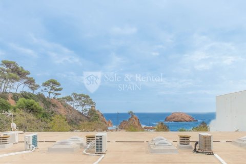 Apartamento de 2 dormitorios en venta en Tossa de Mar, Gerona, Cataluña, Spain № 6717 - foto 2