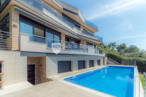 Сasa de 6 dormitorios en venta en Santa Susanna, Barcelona, Cataluña, Spain № 6718